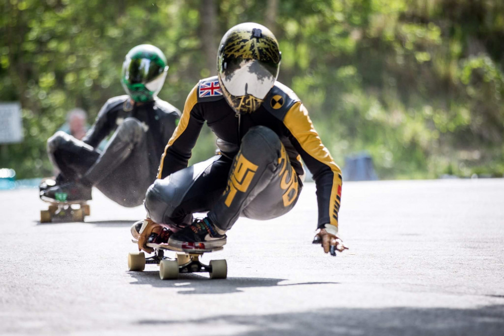 Ceramic bearings for skateboarding and roller skating